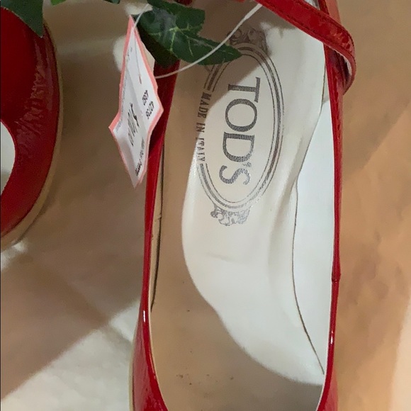 Authentic TOD’S red shoes - Picture 2 of 4